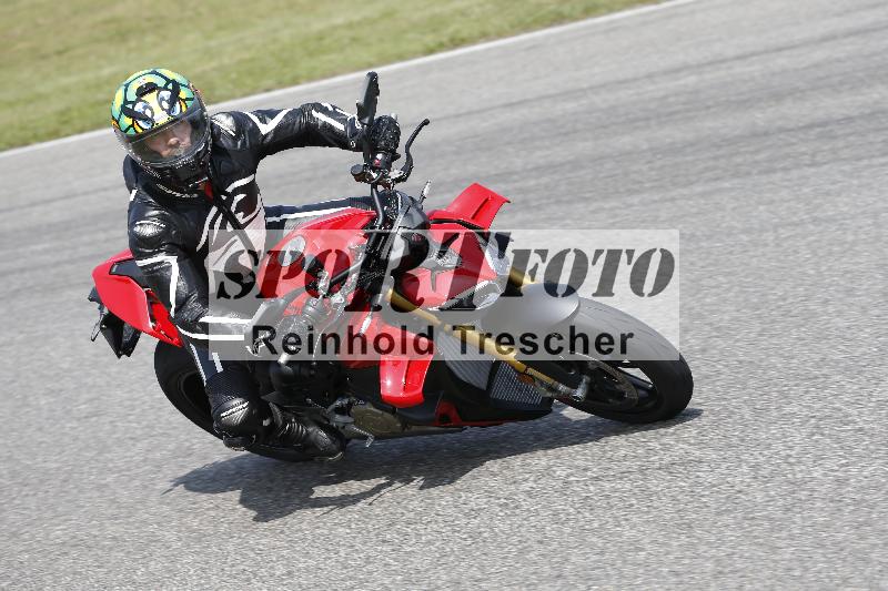 /27 12.06.2025 Ducati Schweiz Trackday Warmup  ADR/blau-bleu/ohne